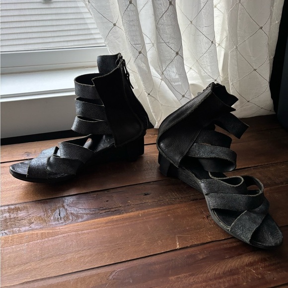 Trippen Zita Gladiator Metallic Leather Strappy Black Wedge Sandal Size 9.5 - Picture 10 of 14
